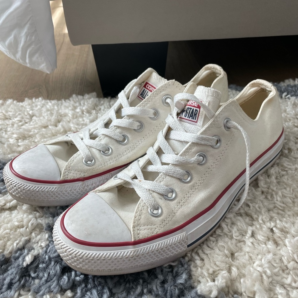 White converse size men’s 8 and women’s 10